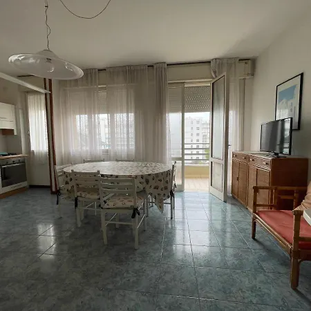 Διαμέρισμα Cansiglio- Walterigato Apartments- Solo Per Famiglie Τζεσόλο Λίντο